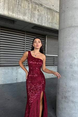 Kırmızı pullu tek omuz yırtmaçlı abiye elbise - WoolnClyde