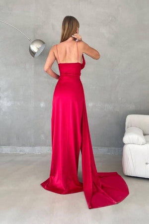 kırmızı uzun gece elbisesi yirtmacli abiye