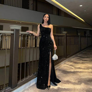 Siyah pullu tek omuz yırtmaçlı abiye elbise - WoolnClyde