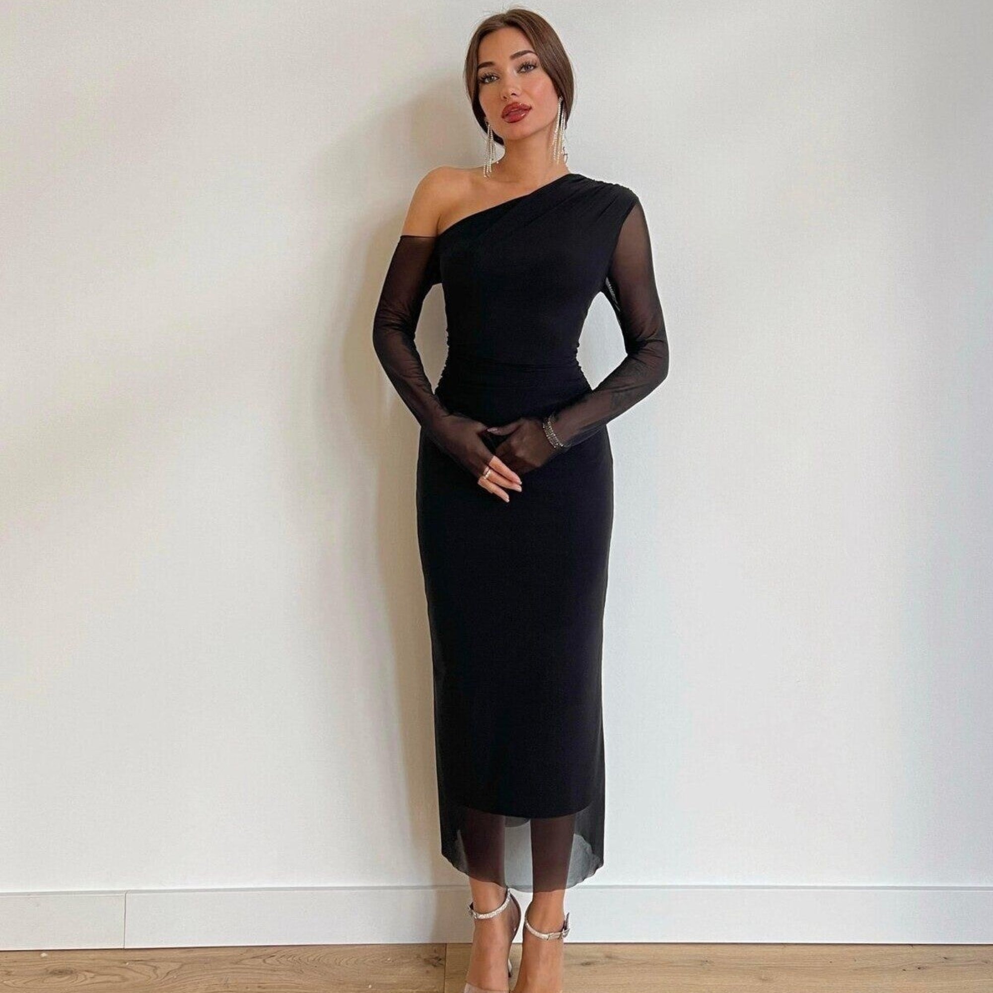 Siyah asimetrik yaka tül kollu midi davet elbisesi - WoolnClyde